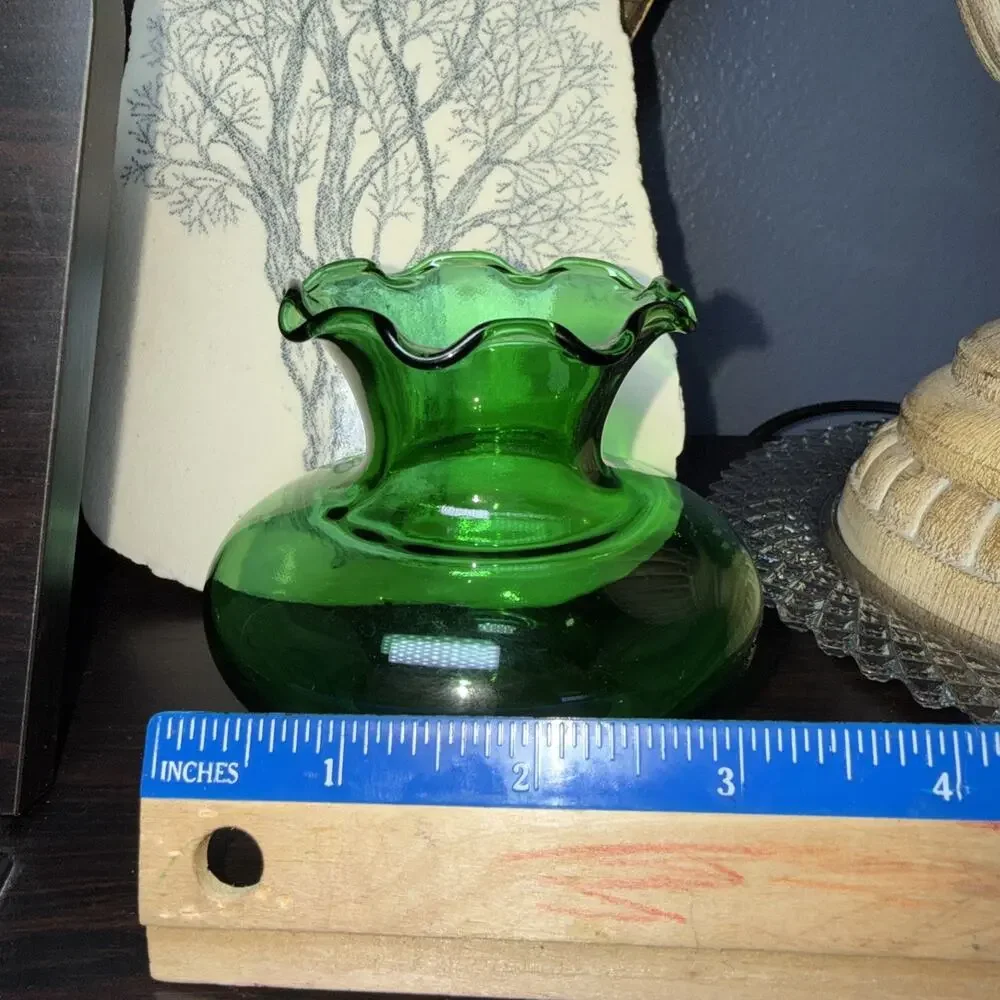 Vtg Emerald Green Glass Mini Vase 3.25” Crimped Rim Rose Bowl MCM Accent Piece